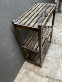 Groot oud grijs vergrijsd houten schap rek keukenrek kast planken Schoenenrek 115 x 80 x 40 cm landelijk industrieel sleets  vintage schap boeren bakkersrek broodrek  boerenkeuken winkelkast keukenkast