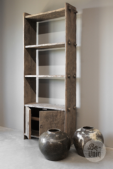 Hele gave oude hoge oud vergrijsd houten kast boekenkast met deurtjes H220 x B85 x 34 cm landelijk stoer