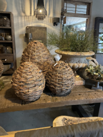 Hele grote stoere wilgen wilgentakken wilgentenen rieten rotan korf klein 40 x 35 cm  korven landelijk stoer brocant ei Pasen decoratie
