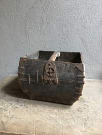 Oude vergrijsd houten trog bak schaal landelijke stijl landelijk hout vergrijsd oud mangelbak