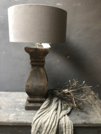 Wooden square lamp lampenvoet stoer baluster balusterlamp  Aura Peeperkorn Houten lampenvoet landelijk stoer robuust hout baluster balusterlamp