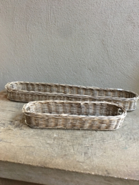 Vergrijsd rieten rotan mandje stokbrood stokbroodmandje 45 cm lang smal broodmandje