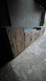 Smalle 2-deurs 2-lade kast | outdoor keukenelement incl. blad buitenkeuken truckwood Railway houten keukenkastjes keukenkastje buitenkeuken landelijk stoer industrieel