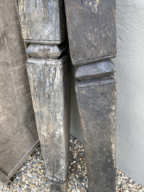 landelijke oude vergrijsd houten stoere poten balluster pilaar paal kolom baluster hardhout industrieel