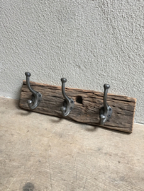 Railway oude vergrijsd houten kapstok oud hout stoer landelijk plank grof nerf wandhaken wandkapstok industrieel