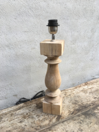 Stoere naturel houten balusterlamp tafellamp lamp ballusterlamp landelijk stoer robuust lampje robuust hout