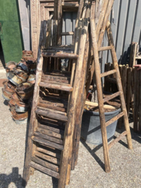 Oud houten laddertje ladder rek handdoekenrek plaid 160 cm laddertjes gemaakt van oude paaltjes landelijk stoer
