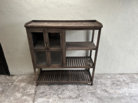 Oud naturel vergrijsd houten kast vitrinekast keukenkast servies winkelkast wandkast wandmeubel landelijk vintage H150 x B140 x D48 cm