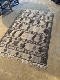 Mooi groot kelim kleed vloerkleed wandkleed karpet carpet Peru zwart grijs beige 190 x 126 cm