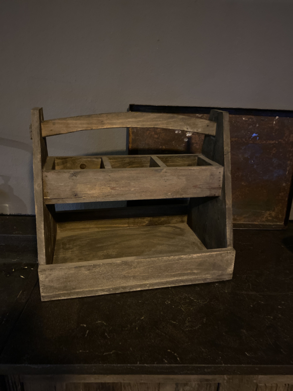 Vergrijsd houten kistje gruttersbak etagère bak schap rekje vakkenbak landelijk stoer hout