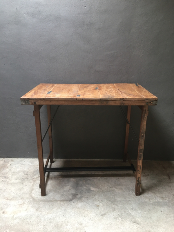 Oude houten klaptafel bartafel 100 x 100 cm hangtafel werkplek buro bureau loungetafel staantafel sta-tafel landelijk hoge hoog model werktafel metaal hout metalen houten | Meubels | 't