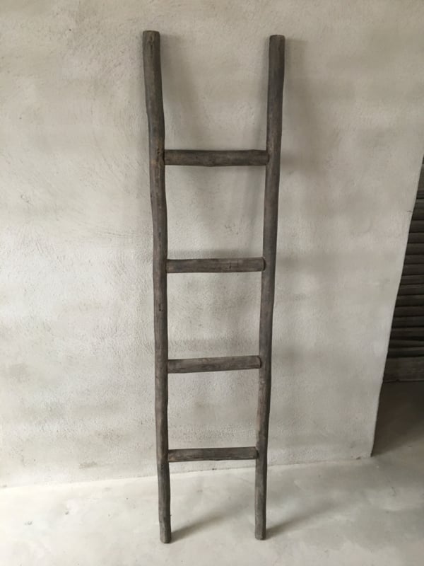 Oud houten ladder laddertje trap 155 x 38 cm grey grijs landelijk brocant stoer handdoekenrek hout vergrijsd | Decoratie 't Jagershuis
