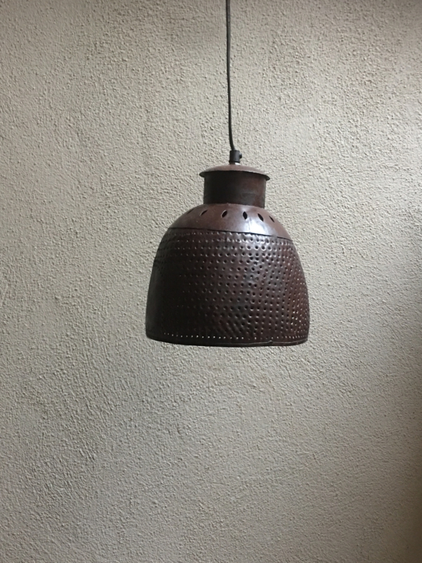 Roestbruine metalen hanglamp kap landelijk industrieel vintage korflamp ketel