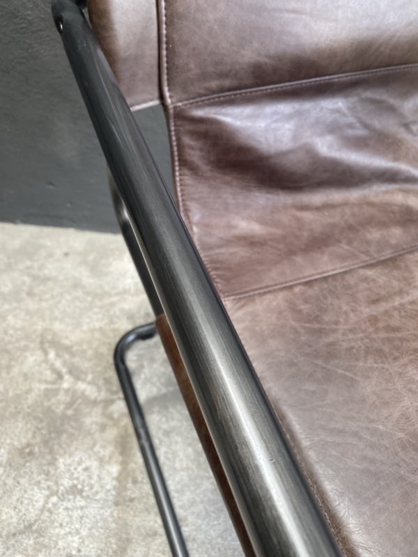 Stoere metalen leren eetkamerstoel stoel stoelen eetkamerstoelen industrieel landelijk bruin metaal | Meubels | 't Jagershuis