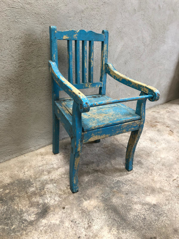 Leuke oude houten stoel kinderstoeltje vintage kinderstoel vintage blauw po oud landelijk stoeltje