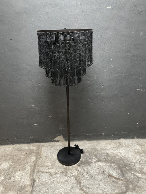 Stoere metalen vloerlamp staande lamp zwart grijs metaal 150 x50 cm urban stoer industrieel landelijk vintage