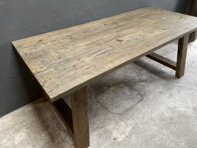 huren Definitie poort Stoere massief eiken houten tafel 240 X 100 X H78cm eettafel boerentafel  stoer landelijk industrieel | Meubels | 't Jagershuis