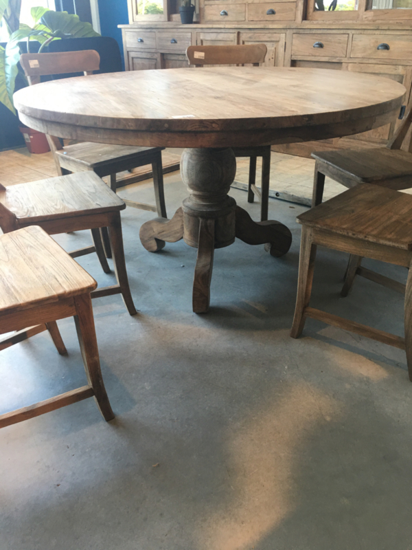 Arthur Einde optocht Grote oud houten tafel eettafel eetkamertafel rond 160 cm ronde tafel  rondetafel bijzettafel wijntafel wijntafeltje landelijk stoer floris |  Meubels | 't Jagershuis