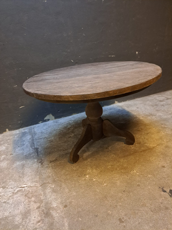 Kakadu Voorbeeld te ontvangen Stoere vergrijsd houten ronde tafel eettafel 120 cm wijntafel landelijk  stoer bolpoot driepoot | Meubels | 't Jagershuis