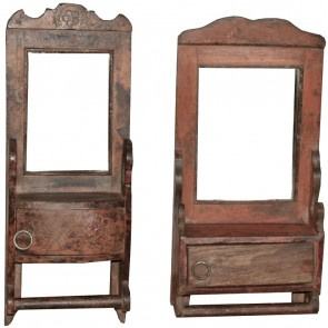 Stoer houten spiegeltje spiegel wand met vakje schapje hout landelijk vintage urban