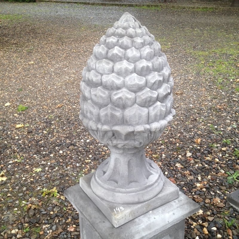 Grote betonnen pineapple dennenappel eikel ornament landelijk stoer grijs artisjok
