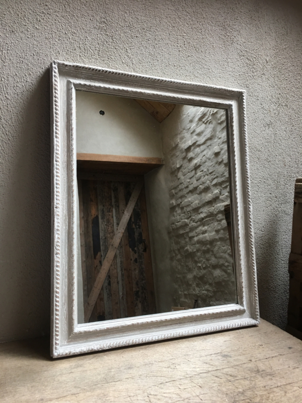 Landelijke houten spiegel rustiek 59 x 49 cm grijs wit doorgeschuurd landelijke stijl Brocant