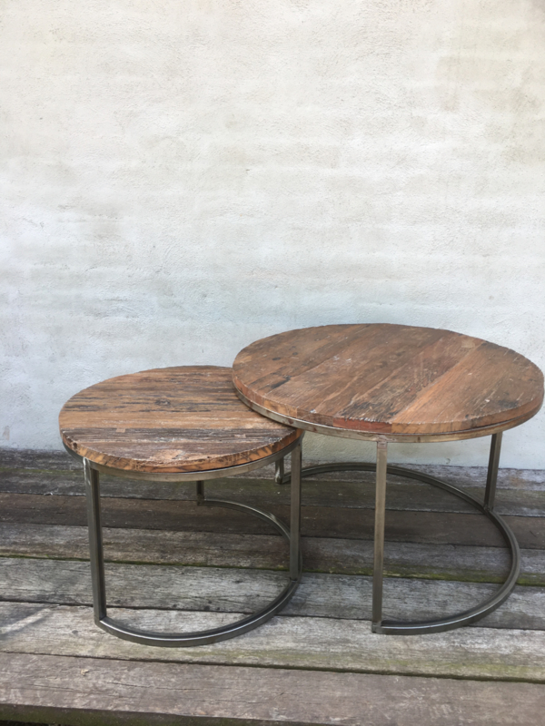 Wereldvenster Fantasie Picasso Set van 2 vergrijsd houten metalen tafels tafeltjes tafel tafeltje rond 70  cm ronde bijzettafel salontafel bijzettafeltje railway hout landelijk  industrieel vintage hout metaal | Meubels | 't Jagershuis