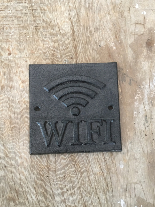 Gietijzeren WiFi bord bordje klein tekstbord industrieel bruin metaal metalen