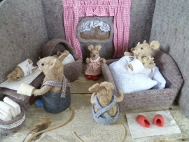 Felt Kit 'Baby Mice Born' with pattern