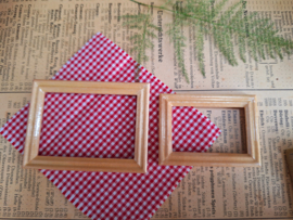 2 houten schilderijlijstjes