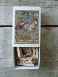 houten knijpers in doosje Roodkapje