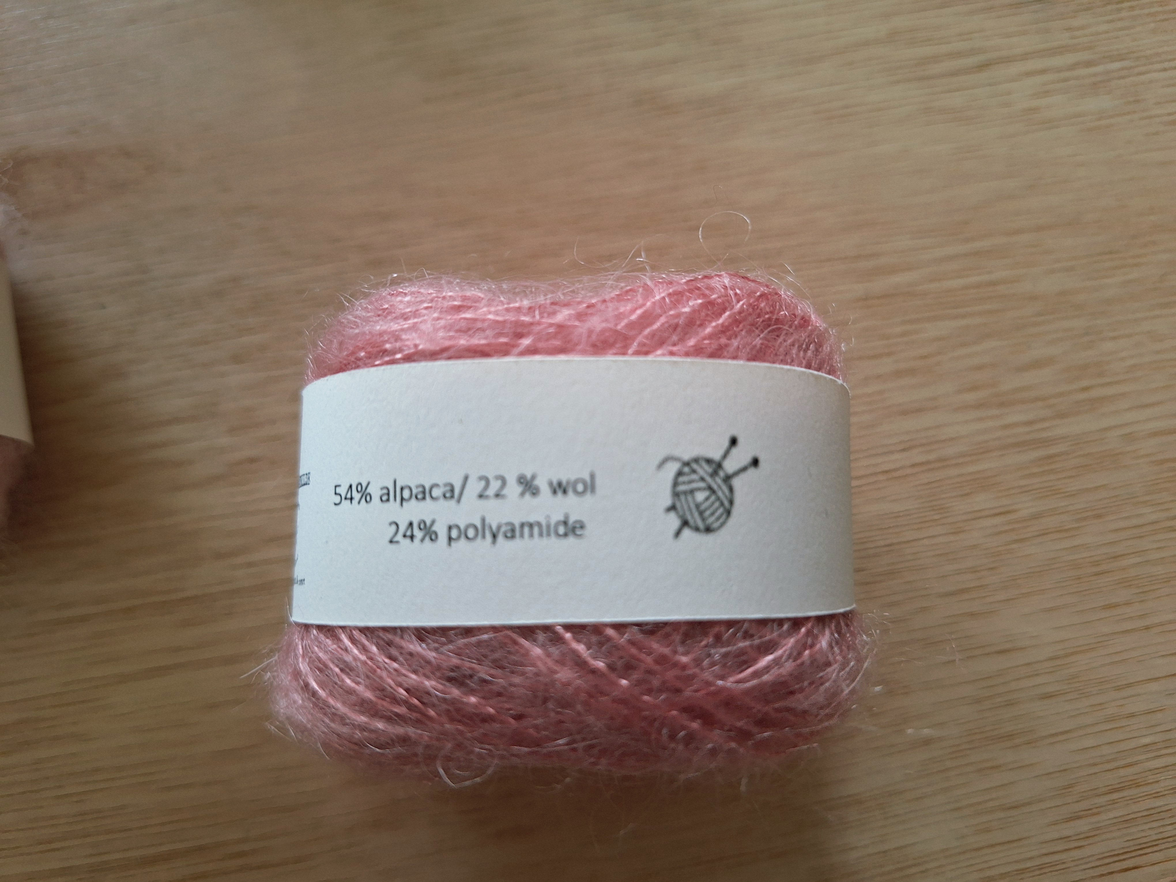 bolletje wol Alpaca, wol donker roze