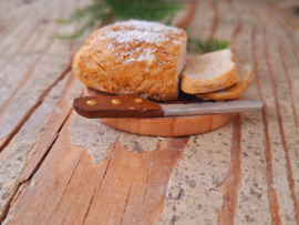rustiek brood gesneden: *handgemaakt