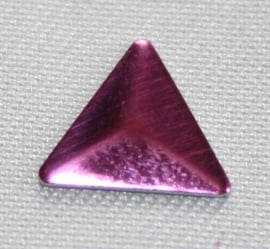 Triangle Fuchsia (8x8 mm)