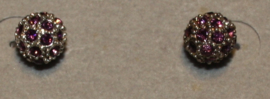 Zilverkleurige oorbellen met amethyst kleurige strassteentjes