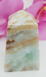 Calciet Blue Caribbean met Aragoniet obelisk