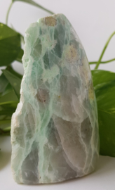 Maansteen Groen half geslepen