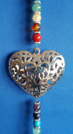 Chakra hanger met zilveren hart en edelsteen kralen