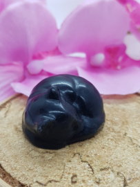 Poesje Obsidiaan liggend