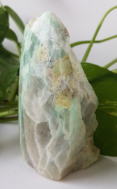 Maansteen Groen half geslepen