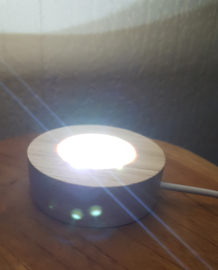 Licht voetje rond - helder wit  licht met USB (2cm dik)