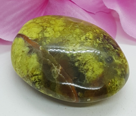 Opaal groen handsteen