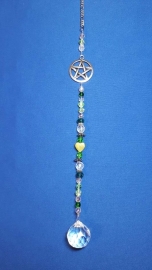 Pentagram met groene kralen