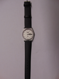 Oriënt quartz  herenhorloge