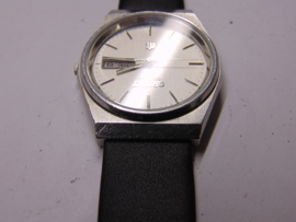 Oriënt quartz  herenhorloge