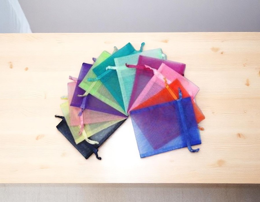 De voordelen van organza als materiaal voor cadeauverpakking