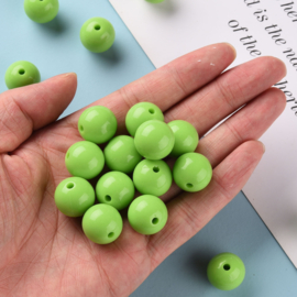 10 x Acryl kralen rond 16 x 15 mm – gat 2,8 mm – Lawn Green