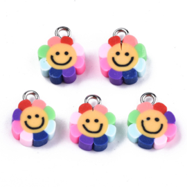 4 x Smiley bedel fimo klei afm. c.a. 13 x 10mm oogje platinum kleur:  c.a. 2mm