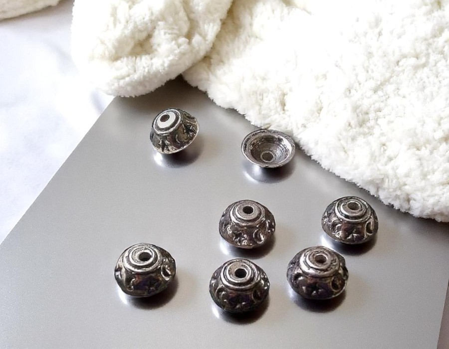 10 x Metalen kralenkapjes – antiek zilverkleur – ca. 8 x 4 mm – gat ca. 1 mm