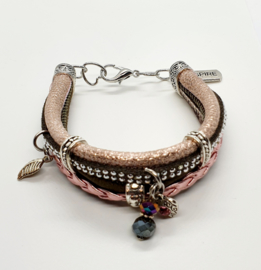 Prachtige armband, verstelbaar met metalen elementen w.o. bedel inspire